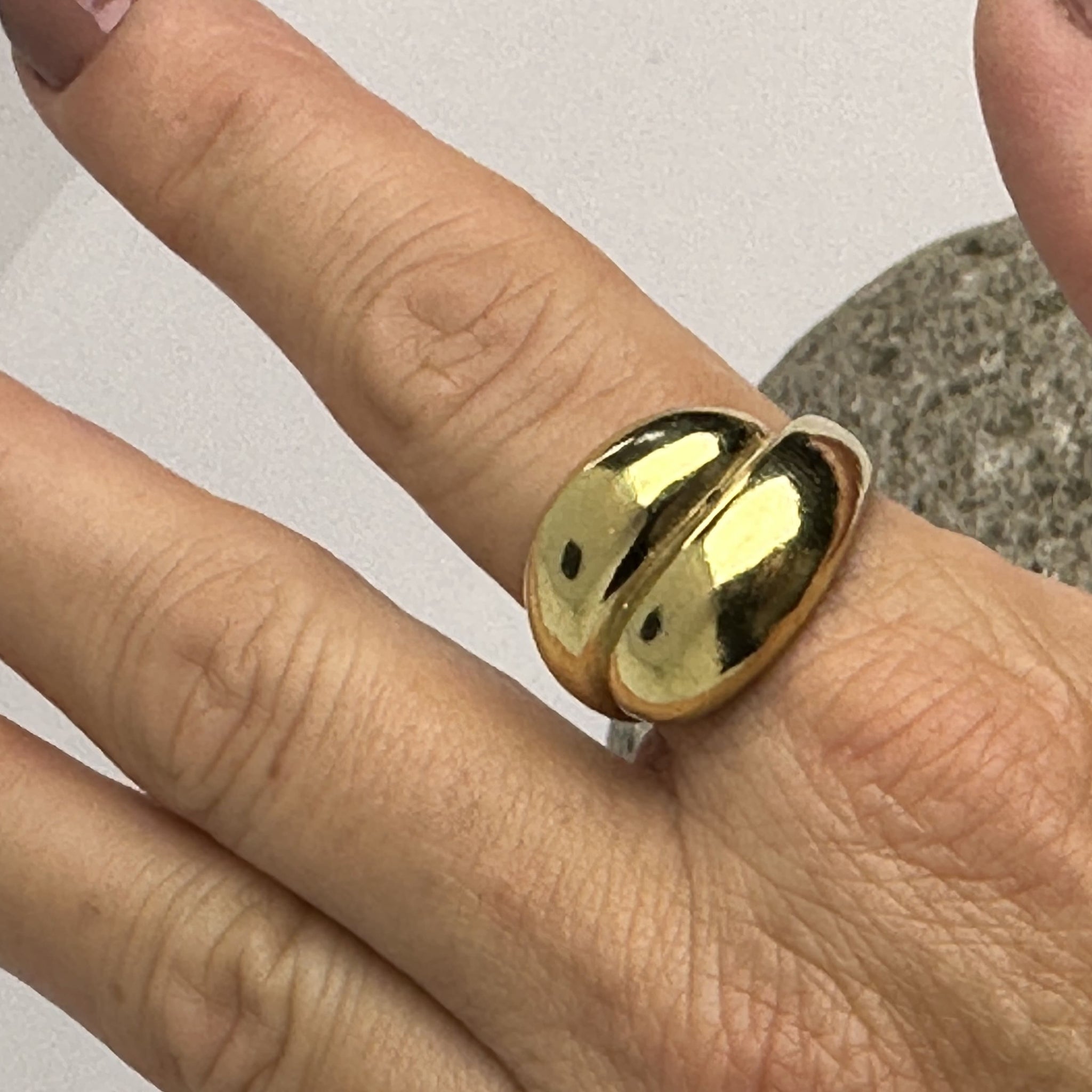 ANILLO- FR0046 ANILLO PLATA ENCHAPADO EN ORO FORMAS CURVAS