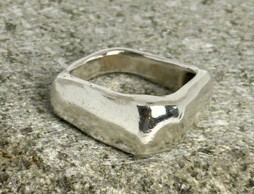 ANILLO 0047- PLATA SEMI CUADRADO
