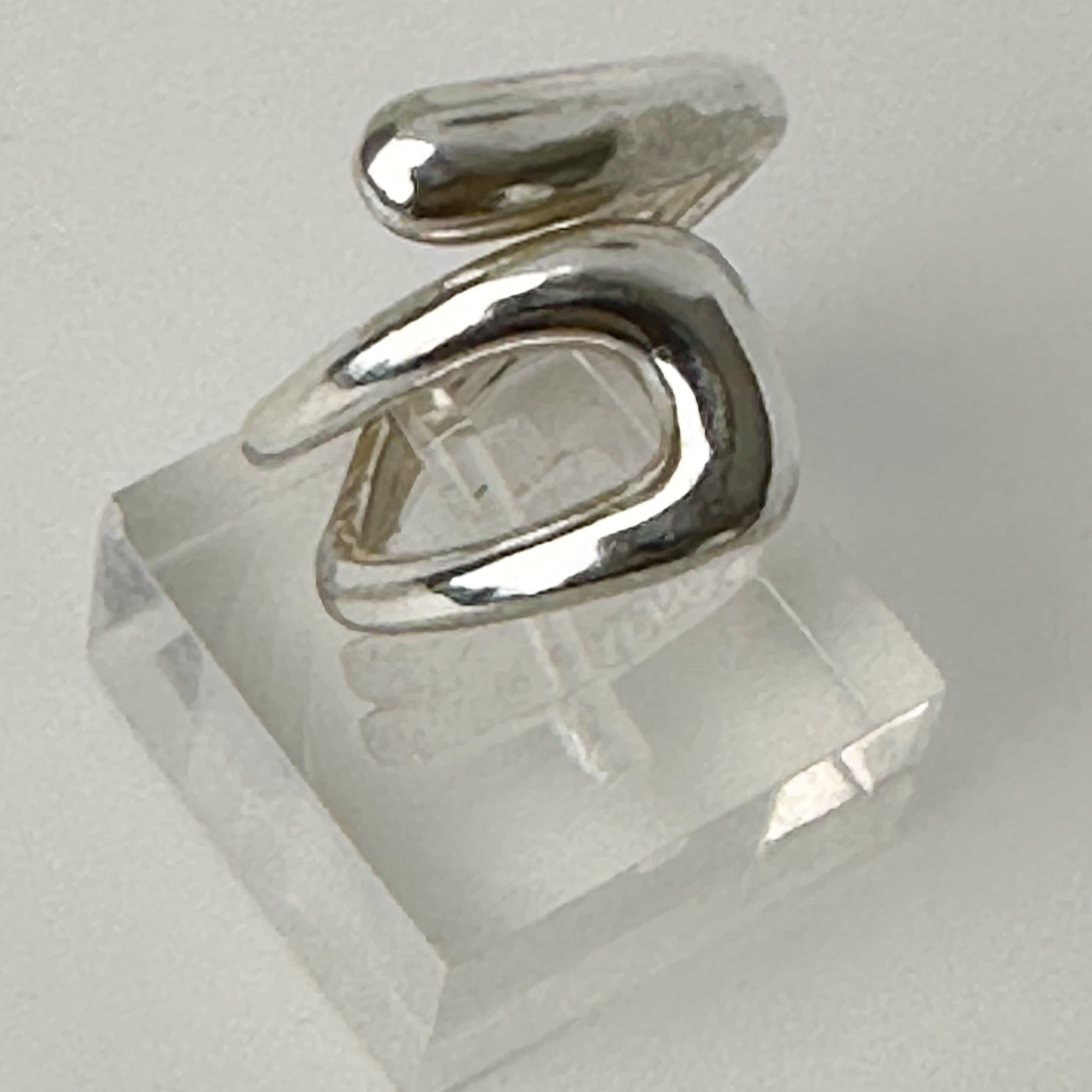 FR0049- ANILLO AJUSTABLE PLATA FORMAS CURVAS FINO