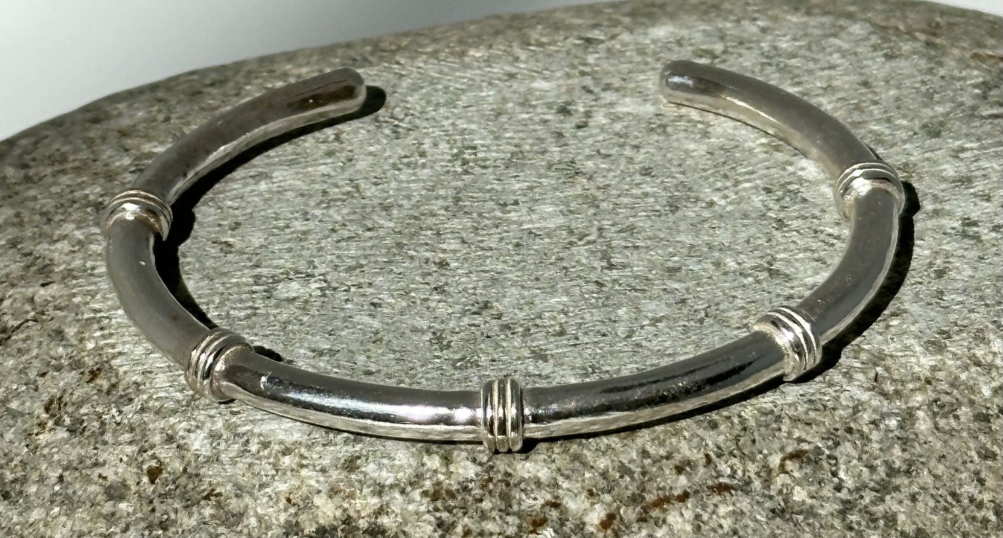 FR2021- ESCLAVA PLATA SOLIDA CON ARGOLLAS