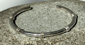 FR2021- ESCLAVA PLATA SOLIDA CON ARGOLLAS