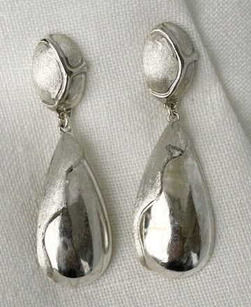 FR3056- AROS PLATA LARGOS EN FORMA DE GOTA TEXTURADOS