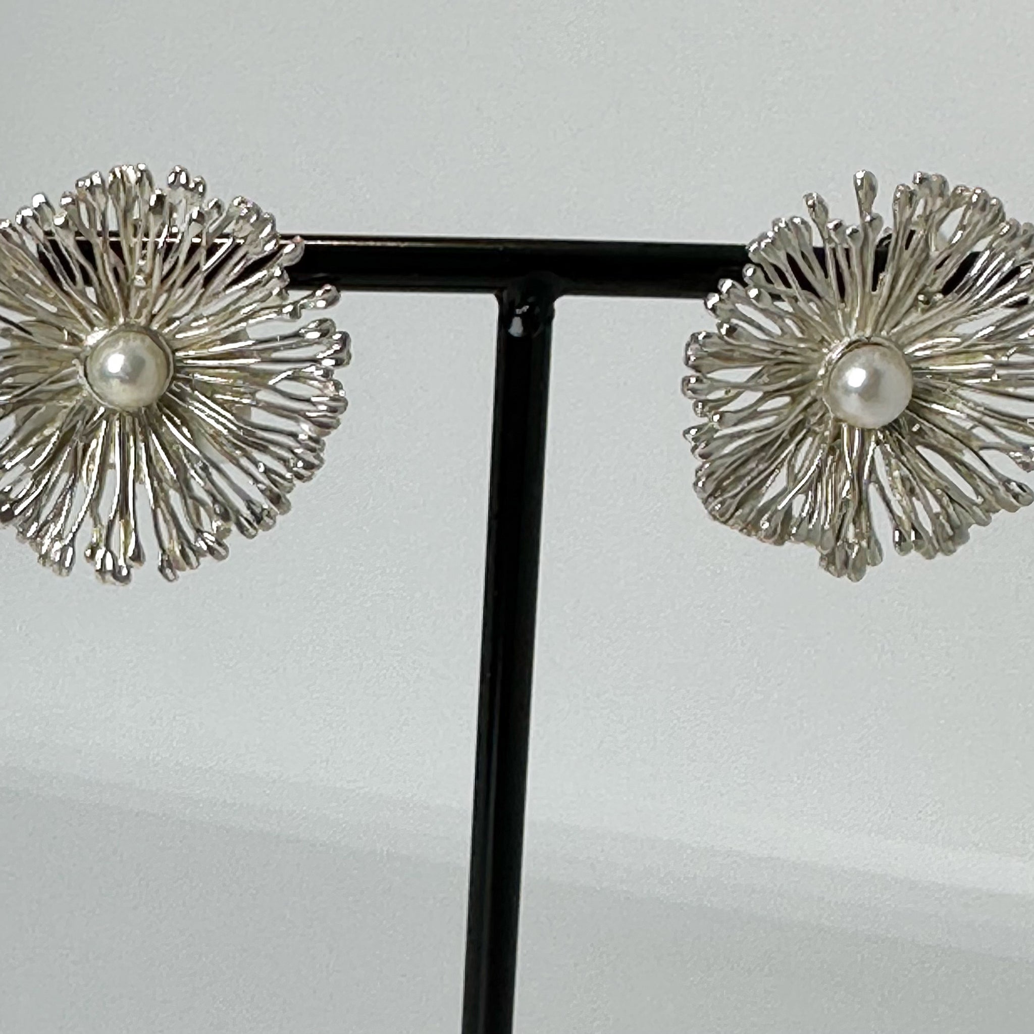 AROS FR3057- FLOR CONTEMPORANEA PLATA PERLA CENTRAL