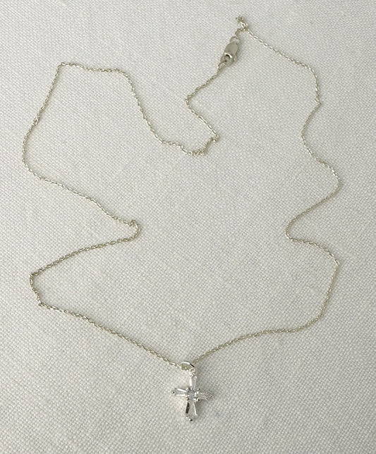 COLLAR FR 4094- CRUZ BAGUETTES MOISSANITA PLATA