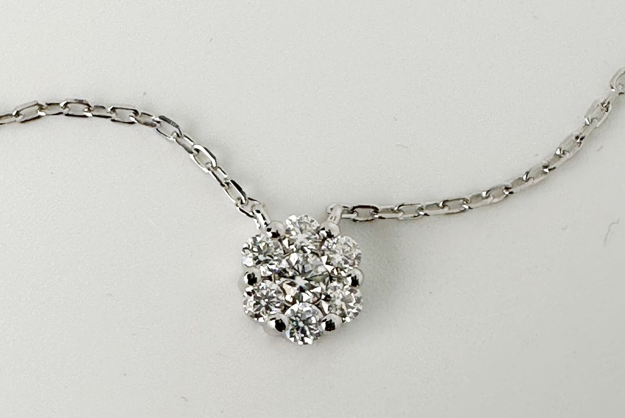 FR4097- COLLAR PLATA MOISSANITAS CERTIFICADAS FORMA FLOR