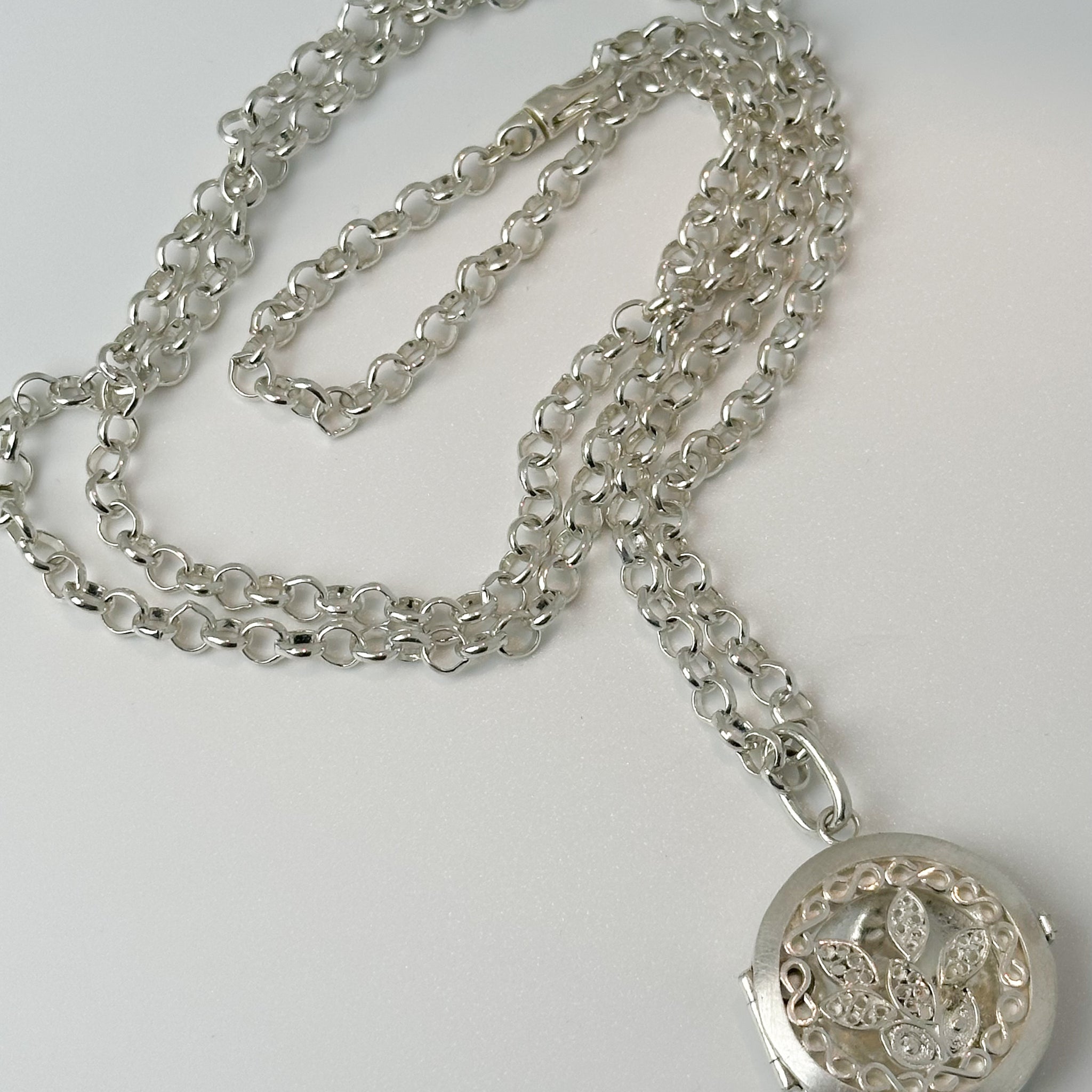 COLLAR FR 5006- FINO RELICARIO DE PLATA FILIGRANA CON GRAN CADENA ROLO