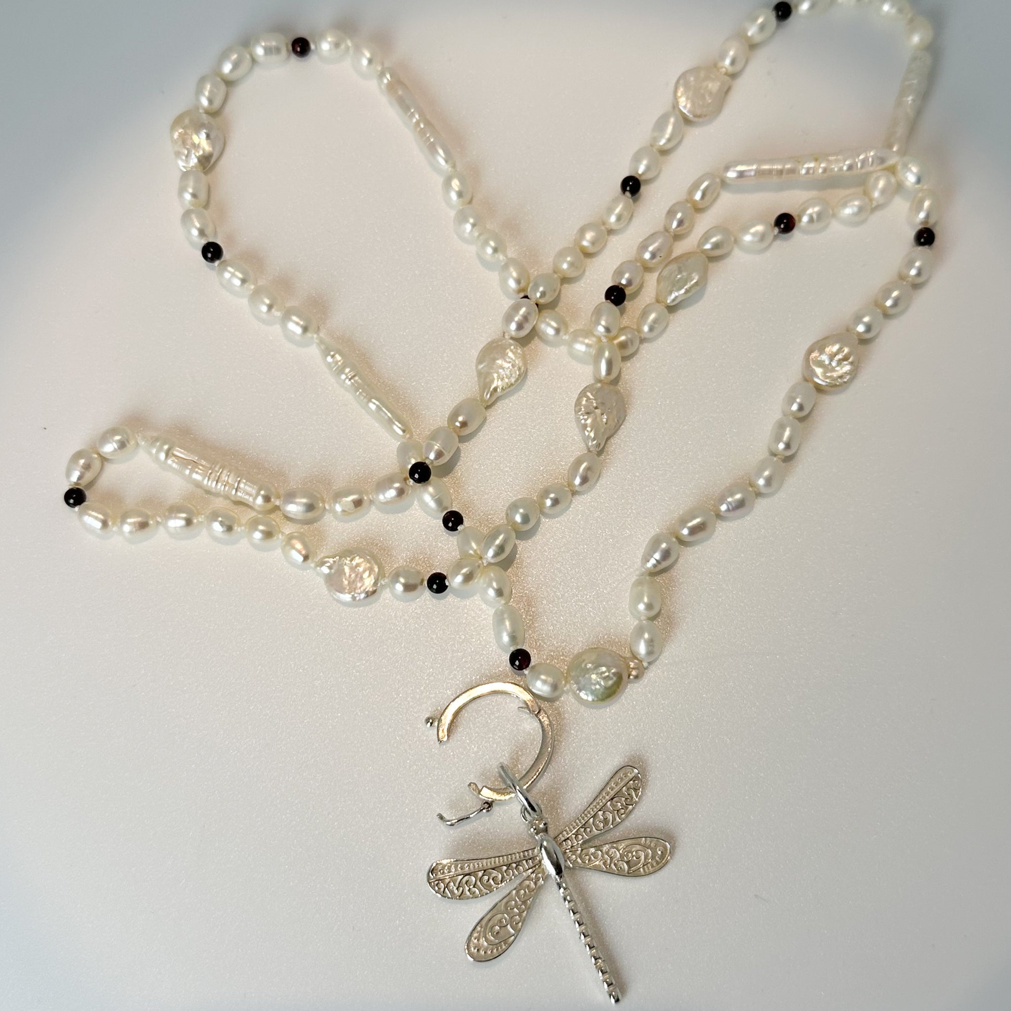 COLLAR FR 5009- COLLAR MULTIPLES PERLAS Y GRANATES COLGANTE PLATA LIBELULA