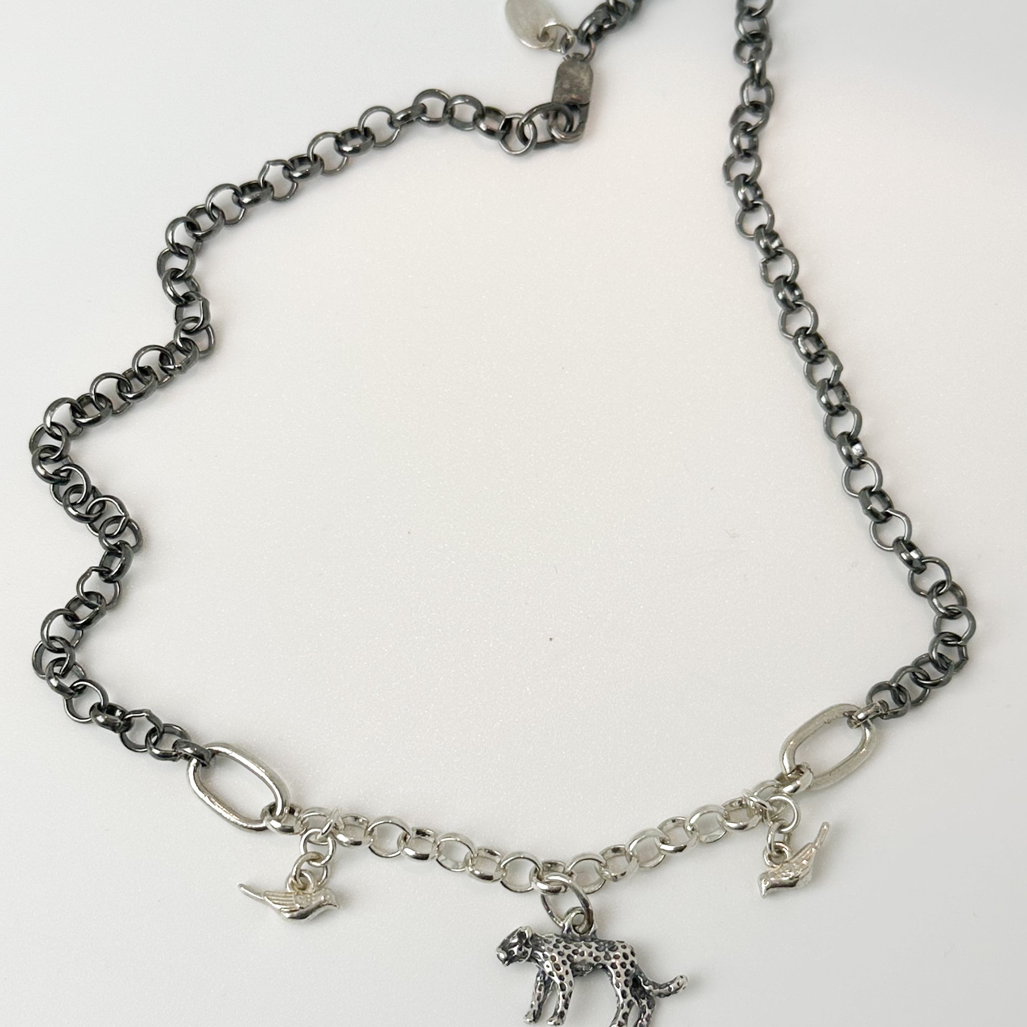 COLLAR FR 5013- CADENA PLATA COMBINADA CON DIJES LEOPARDO PAJARITOS