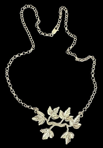 COLLAR FR5026- HOJITAS INVIERNO CADENA ROLO PLATA