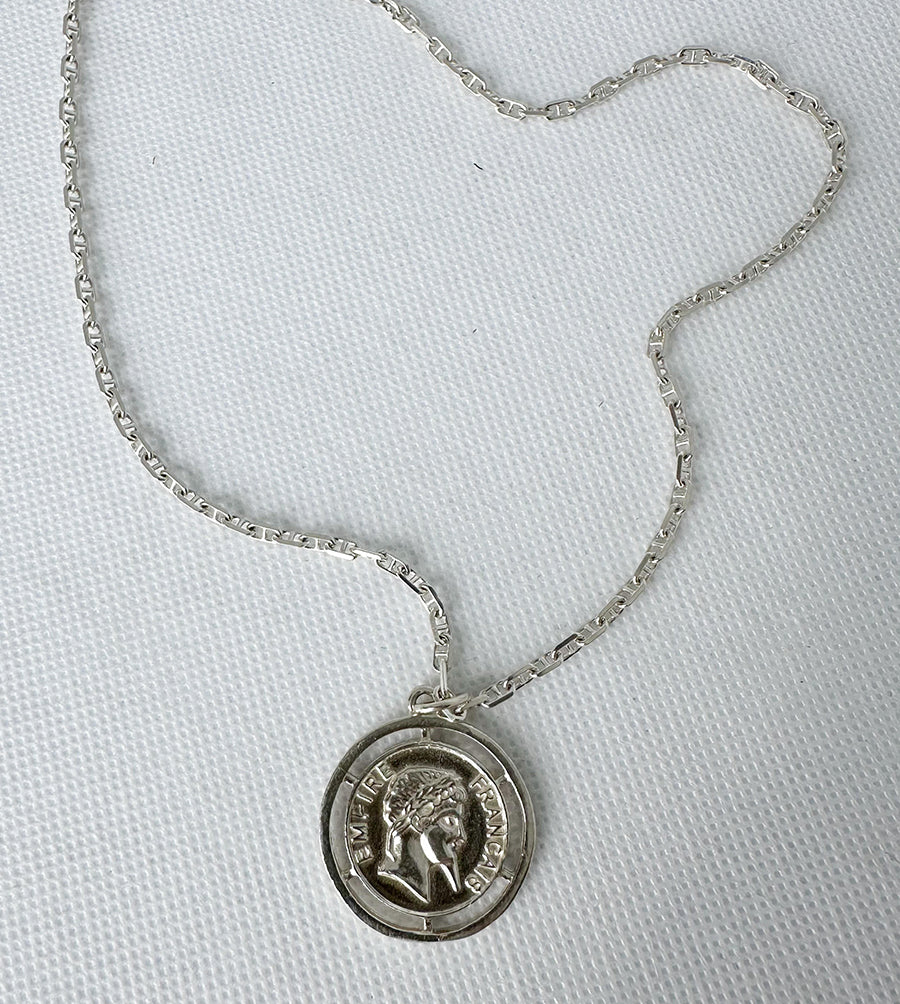 COLLAR: FR 4077- COLLAR CADENA NAUTICA Y COLGANTE MONEDA FRANCESA PLATA